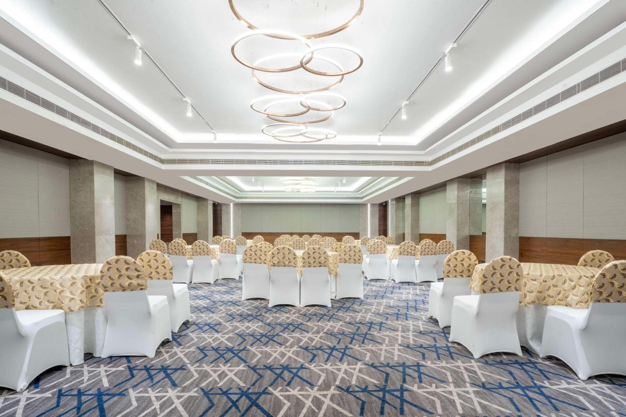 Radisson Hotel Vrindāvan Esterno foto